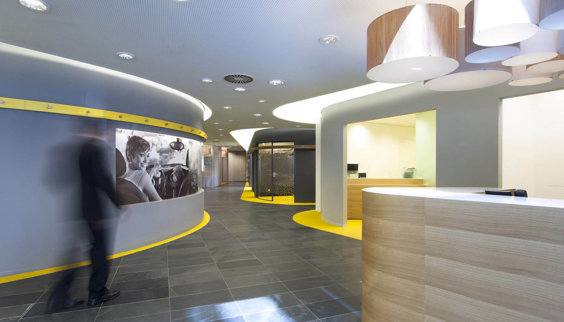 Raiffeisenbank Bludenz: Rezeption in der Kundenhalle
