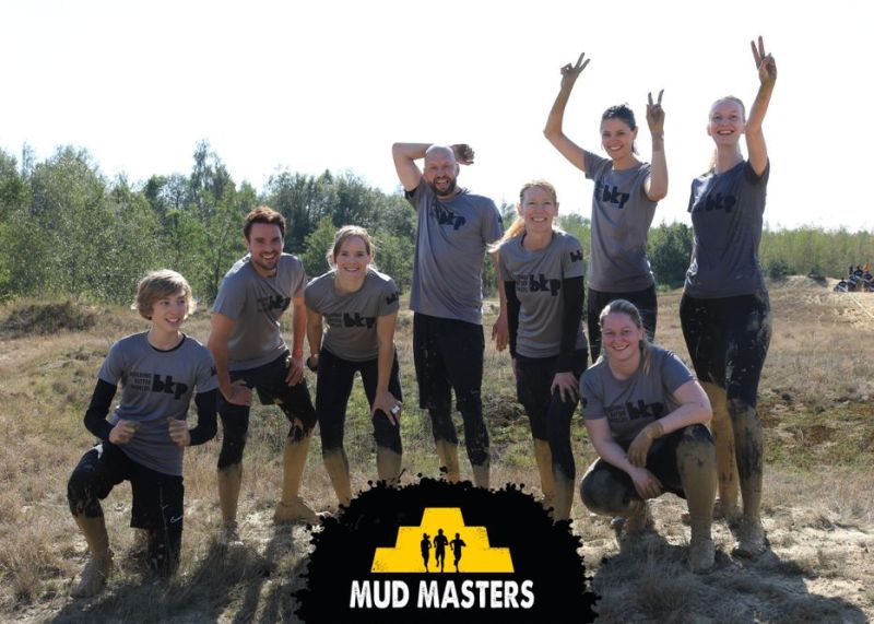 Teamwork und Teambuilding bei bkp: Mud Masters 2021